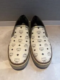 MCM スリッポン ホワイト×メタリック　サイズ42