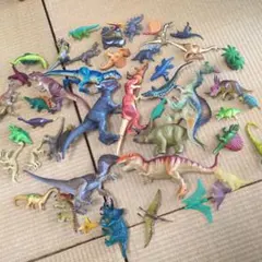 恐竜動物フィギュアセット 約50体（レインフォレストカフェ動物2アニア1体含む）