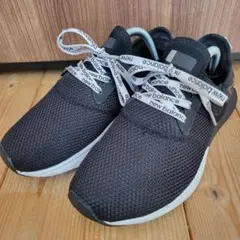 New Balance ブラック スニーカー