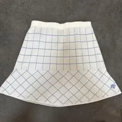 美品　デサント　ゴルフウエア　ゴルフスカート