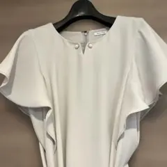 WHITE ライトグレー フリルワンピース半袖