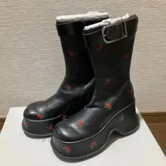 チェリープリント ブラックブーツ　チャールズ&キース　ブラック　カーライル