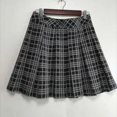 バナナリパブリック 膝丈 スカート 黒 タータンチェック タック サイズ2のサムネイル