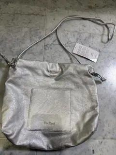 新品未使用タグ付きBleuBleuetショルダーバッグ シルバーのサムネイル