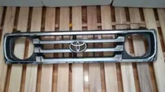 美品・未使用に近い】トヨタ ヴァンガード 純正 ラジエーターグリル 箱付き 長期保管品]トヨタ ヴァンガード 純正 ラジエーターグリル 箱付き