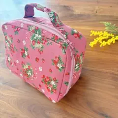 おむつポーチ　おむつ収納　ポーチ　いちご　大容量　ポケット付