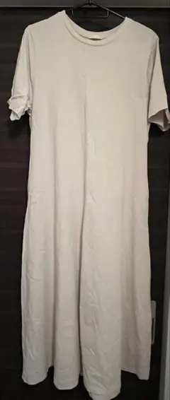 GU カットソーフレアワンピース