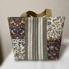 リバティストロベリーシーフとアンティーク生地のパッチワークトートバッグ