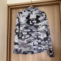 アンダーアーマー　パーカー