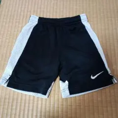 Nike DRI-FIT 半ズボン 110cm