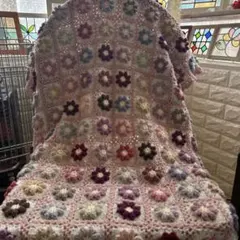 ぷっくり。お花のモチーフ編み ブランケット マルチカバー ピンク系