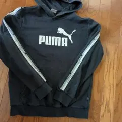PUMA　 フード付きパーカー ブラック　Sサイズ