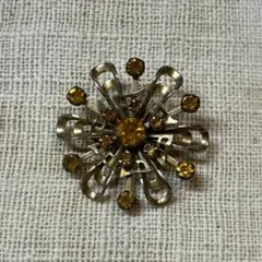USAヴィンテージ　山吹色ラインストーン・金色のお花ブローチ