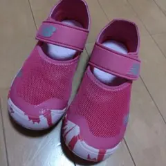 New Balance ピンク ウォーターシューズ　サンダル　 20