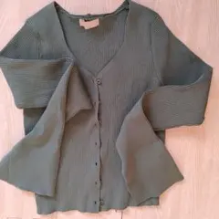 オリーブグリーン 　モスグリーン　袖口かわいいリブカーディガン