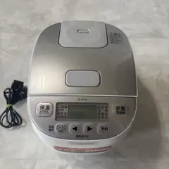 象印マイコン炊飯ジャーNL-BC05-WA ホワイト2019年製のサムネイル
