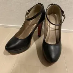 黒 アンクルストラップ ハイヒールパンプス