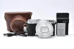 極美品◆Nikon ニコン 1 J5 ボディ◆2706-1009（A42874） Nikon 1 J5 ミラーレス一眼カメラ 標準パワーズームレンズキット