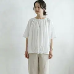【美品】Mizuiroind 半袖 ギャザー ブラウス ワイドシルエット 白のサムネイル