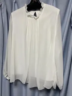 フリルネック　シフォンブラウス　しまむらのサムネイル