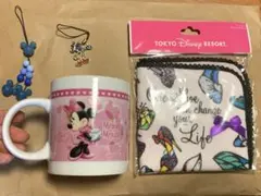 ミニーマウスのマグカップ+ミッキーマウスのキーホルダー2種+ディズニーミニタオル