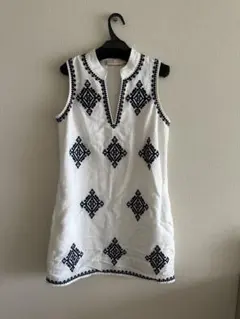 TORY BURCH ノースリーブワンピース 刺繍のサムネイル