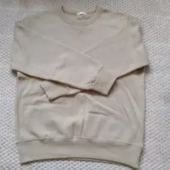 ベージュ スウェット