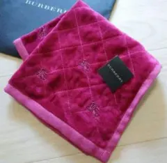 新品未使用タグ付き　バーバリーホース刺繍タオルハンカチカシミヤ入り