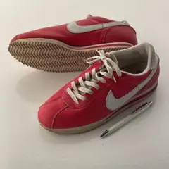 NIKE スニーカー　赤