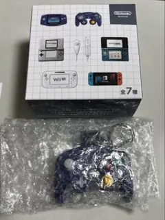 ニンテンドーミュージアム　ゲームキューブコントローラー　キーホルダー