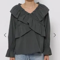 LOWRYSFARM フリルクロスギャザーブラウス グレー