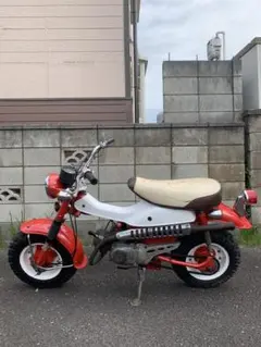 バンバン50 埼玉　赤と白のコンパクトバイクのサムネイル
