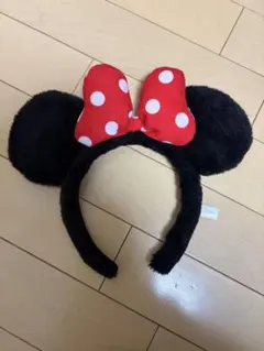ミニーマウス カチューシャ 黒と赤の水玉