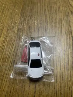 トミカ いっしょにおでかけキーホルダー 覆面パトロールカー トヨタ プリウス