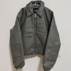 ZARA フェイクレザーボンバージャケット　 グリーン　XSサイズ