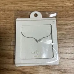 des VACANCES V字ストーンネックレス