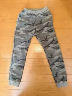 ☆本日限定お値下げ☆devirock 迷彩柄 裏起毛ロングパンツ 140