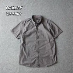 OAKLEY シャツ ボタンダウン 半袖 刺繍 チャコールグレー M 古着のサムネイル