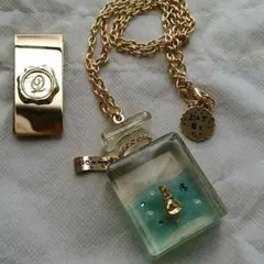Q-pot★Disney不思議の国のアリス★ネックレス＆マネークリップ