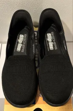 スケッチャーズ　スリップインスリッポンAir-Cooled Foam 25㎝