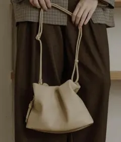 OLUN オルン きりまる ニュアンスギャザーショルダーバッグ ブラウン 