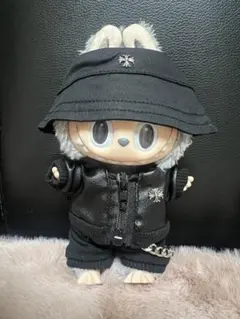 labubu ラブブ 着せ替え洋服 帽子とジャケットとパンツ