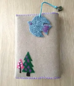 羊毛フェルト刺繍のブックカバー&ブックマーク