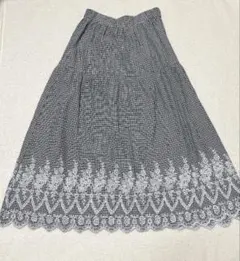 ギンガムチェック刺繍フレアロングスカート