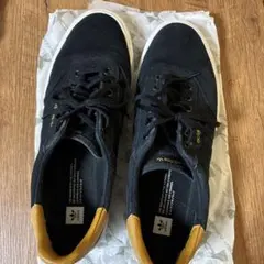 【最終値下げ】　アディダス　adidas スニーカー　30cmのサムネイル