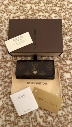 LOUIS VUITTON モノグラム 4連キーケースのサムネイル