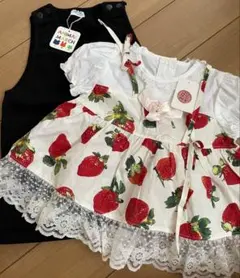 【新品タグ付】今ならキティちゃんの袋2枚付き！ワンピース 90cmの2セットのサムネイル