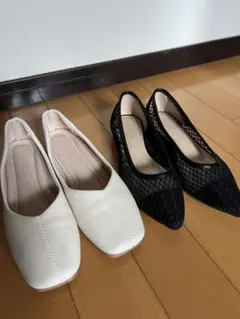 フラットシューズ 22.5cm ホワイト＆ブラック２足セットのサムネイル