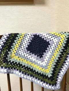 ハンドメイド　グラニースクエア　マルチカバー