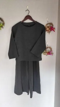 最終価格　ユニクロ　美品ダークグレー ８分袖セットアップ